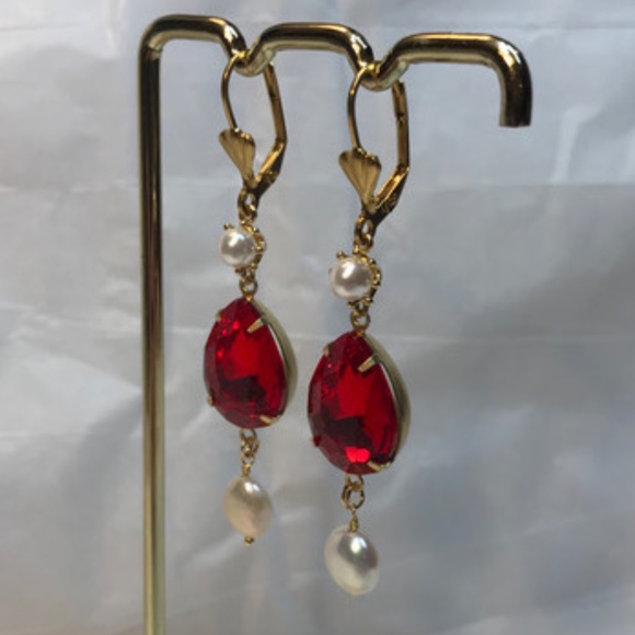 Moiraine’s Earrings Wheel of Time Teardrop Ruby & Pearls, Handmade Replicas - Picture 5 of 15